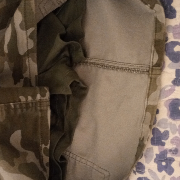 COPY - Justice Camo Skort Size 16 - Picture 3 of 3